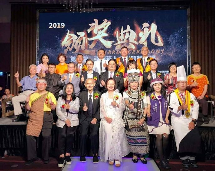 【新聞剪報】第一屆亞洲華人之光頒獎典禮，共八人獲獎